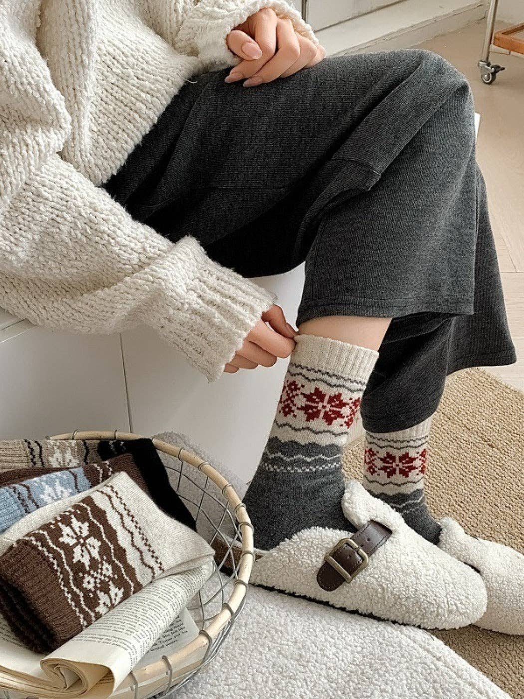 ThickSnowflake Patterned Mid-calf Socks