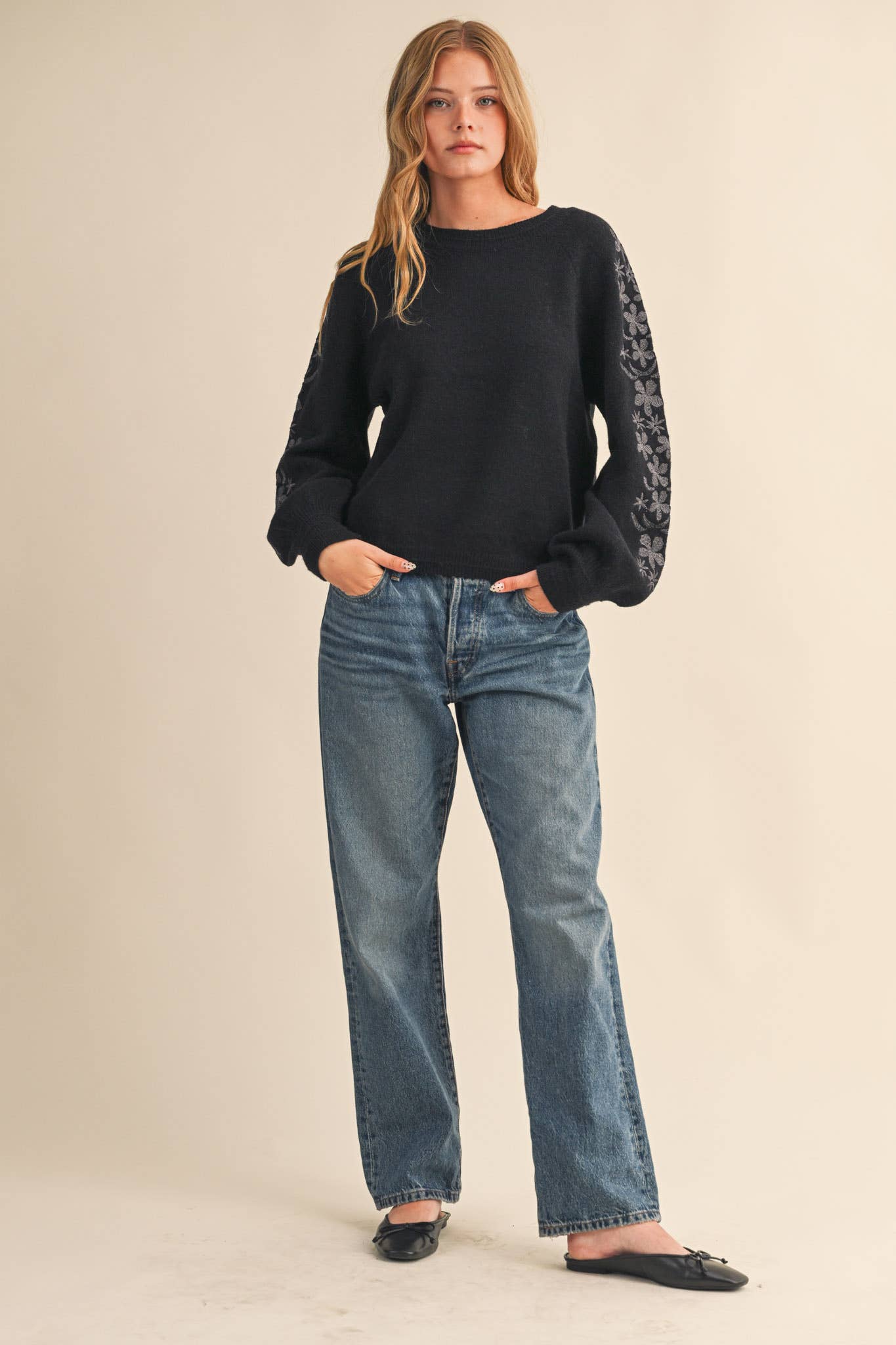 Pullover Sweater with Floral Embriodered Sleeves
