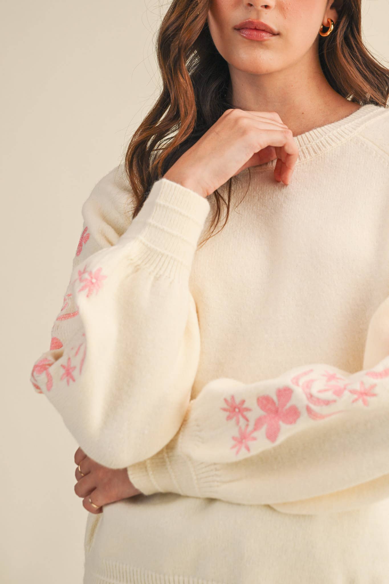 Pullover Sweater with Floral Embriodered Sleeves