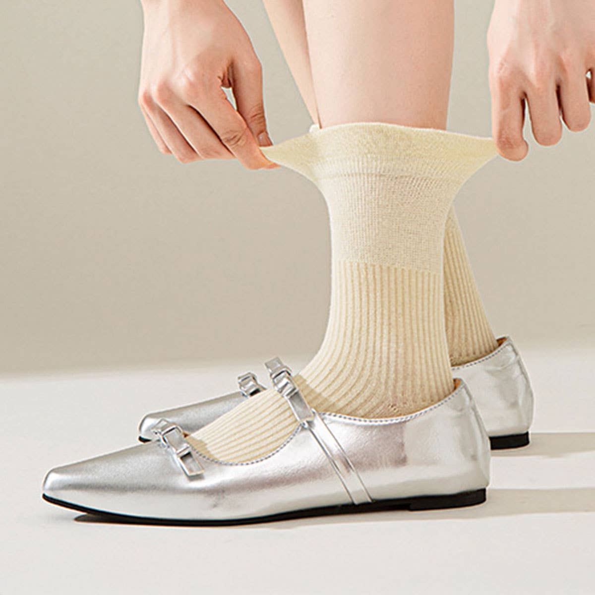 Thin Solid Ruffle Crew Socks