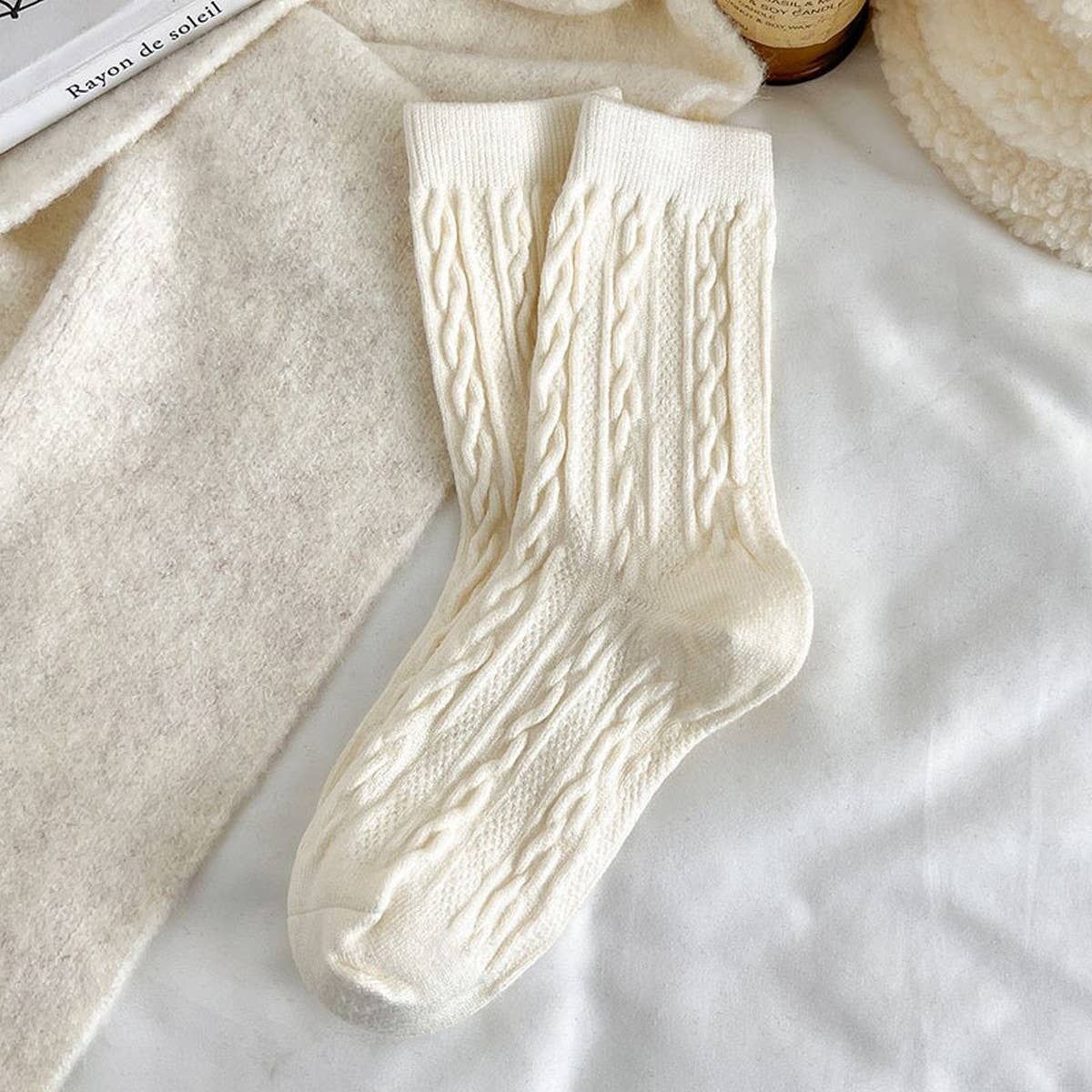 Solid Color Retro Twisted Diamond Texture Warm Pile Socks