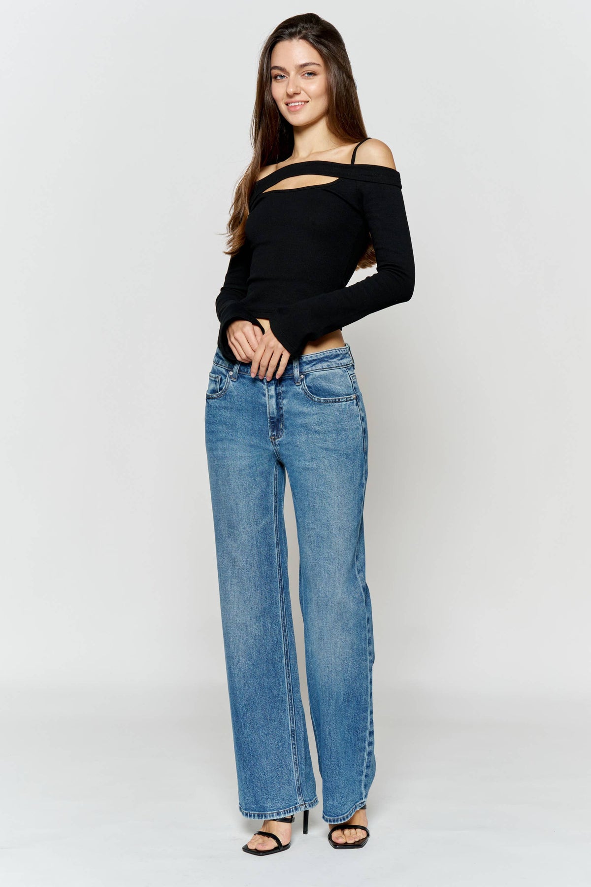 Mid Rise Relaxed Wide Leg Jeans