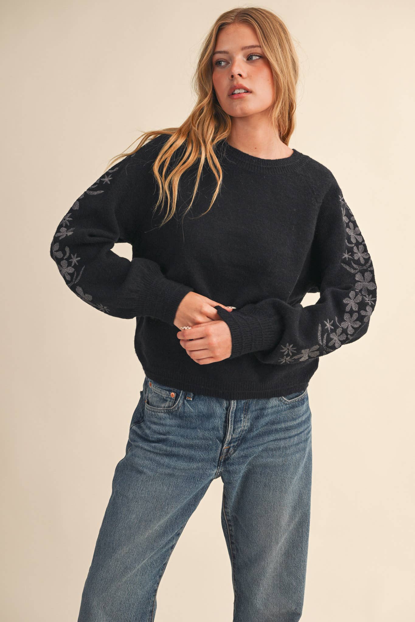 Pullover Sweater with Floral Embriodered Sleeves