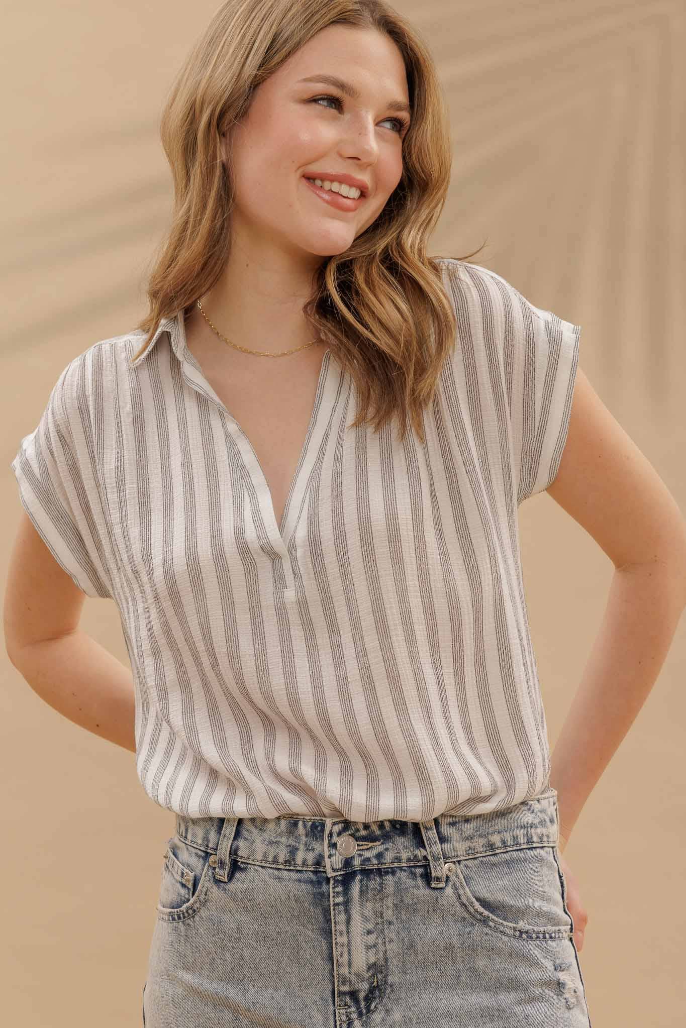 Lightweight Collared Shirt with Cuff Sleeve