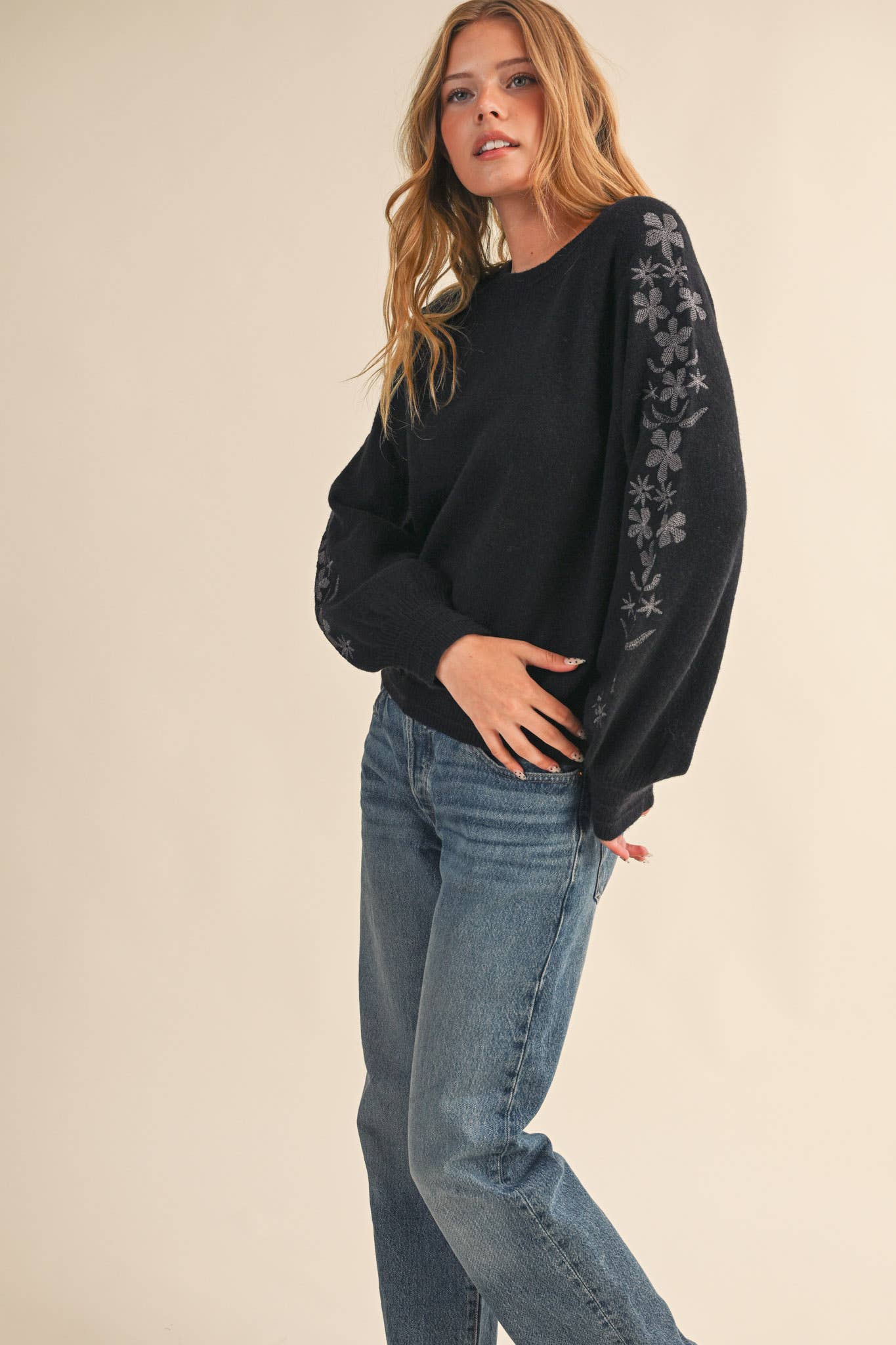 Pullover Sweater with Floral Embriodered Sleeves