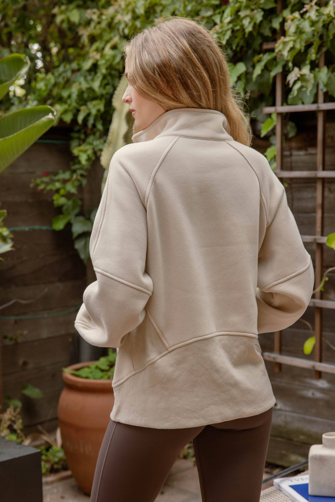 HALF ZIP LONG SLEEVE KNIT TOP WITH POCKET