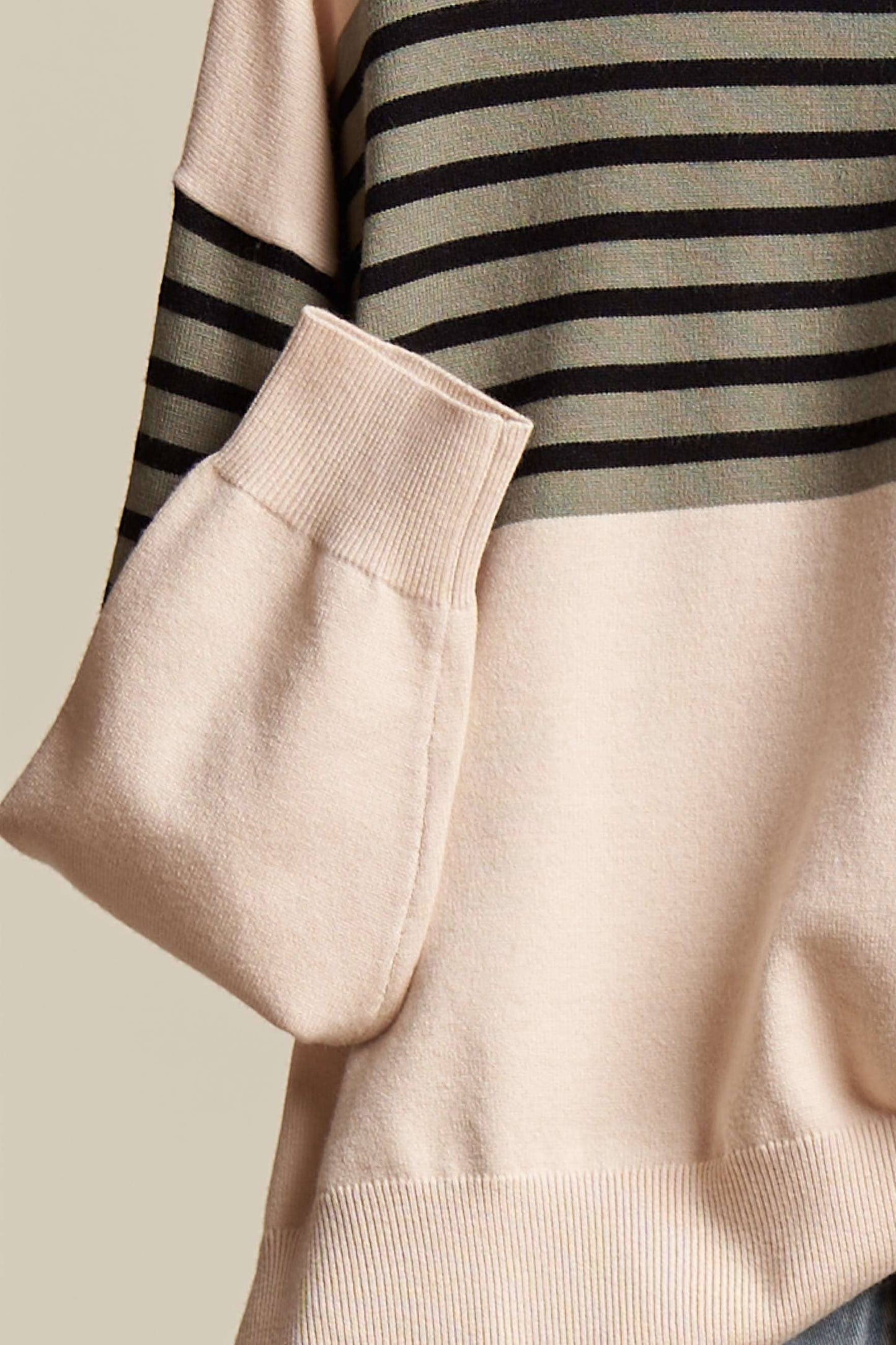 Color Block Round Neck Knit Sweater