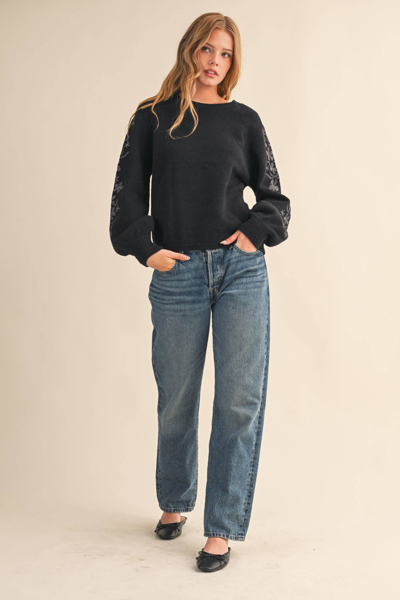 Pullover Sweater with Floral Embriodered Sleeves