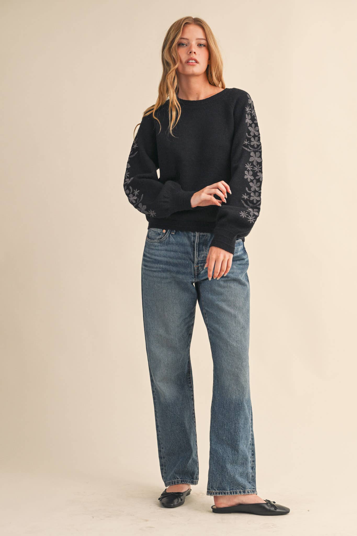 Pullover Sweater with Floral Embriodered Sleeves