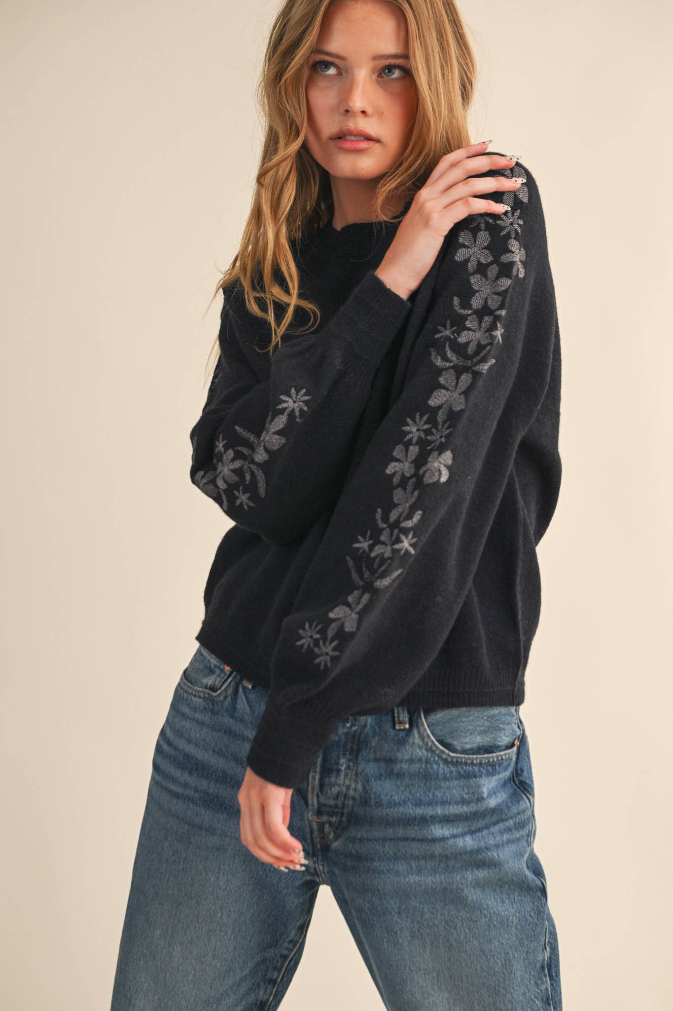 Pullover Sweater with Floral Embriodered Sleeves