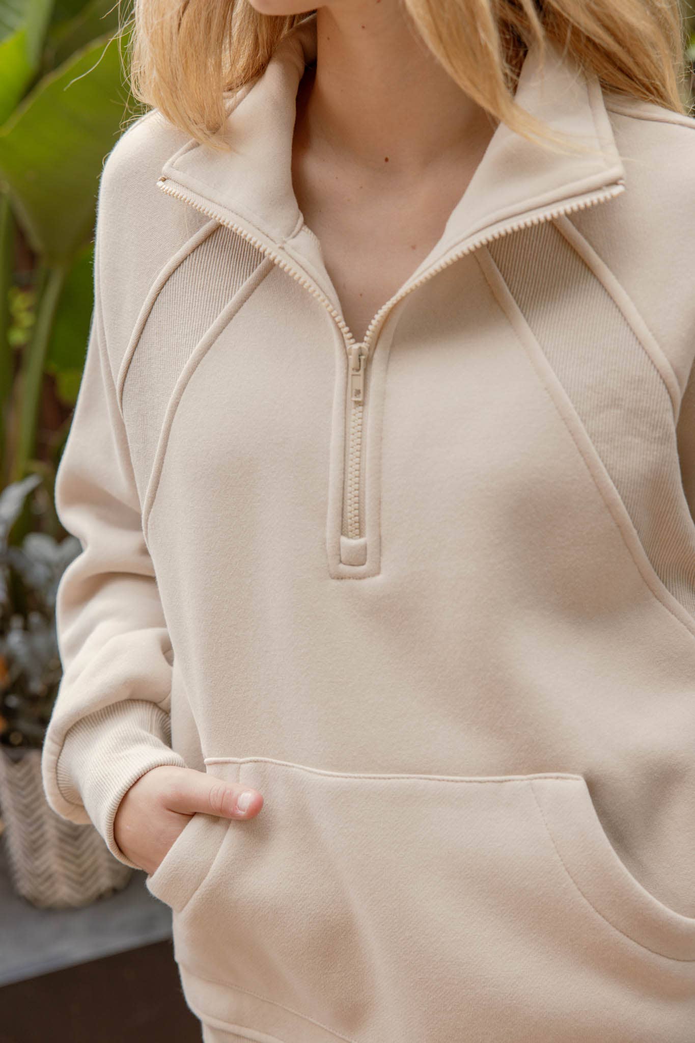 HALF ZIP LONG SLEEVE KNIT TOP WITH POCKET